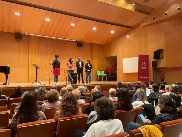 Abrera Municipi 100% Feminista! Durant el mes de novembre commemorem el Dia Internacional contra les violències envers les dones amb diverses propostes per a tots els públics. Taller de Gòspel