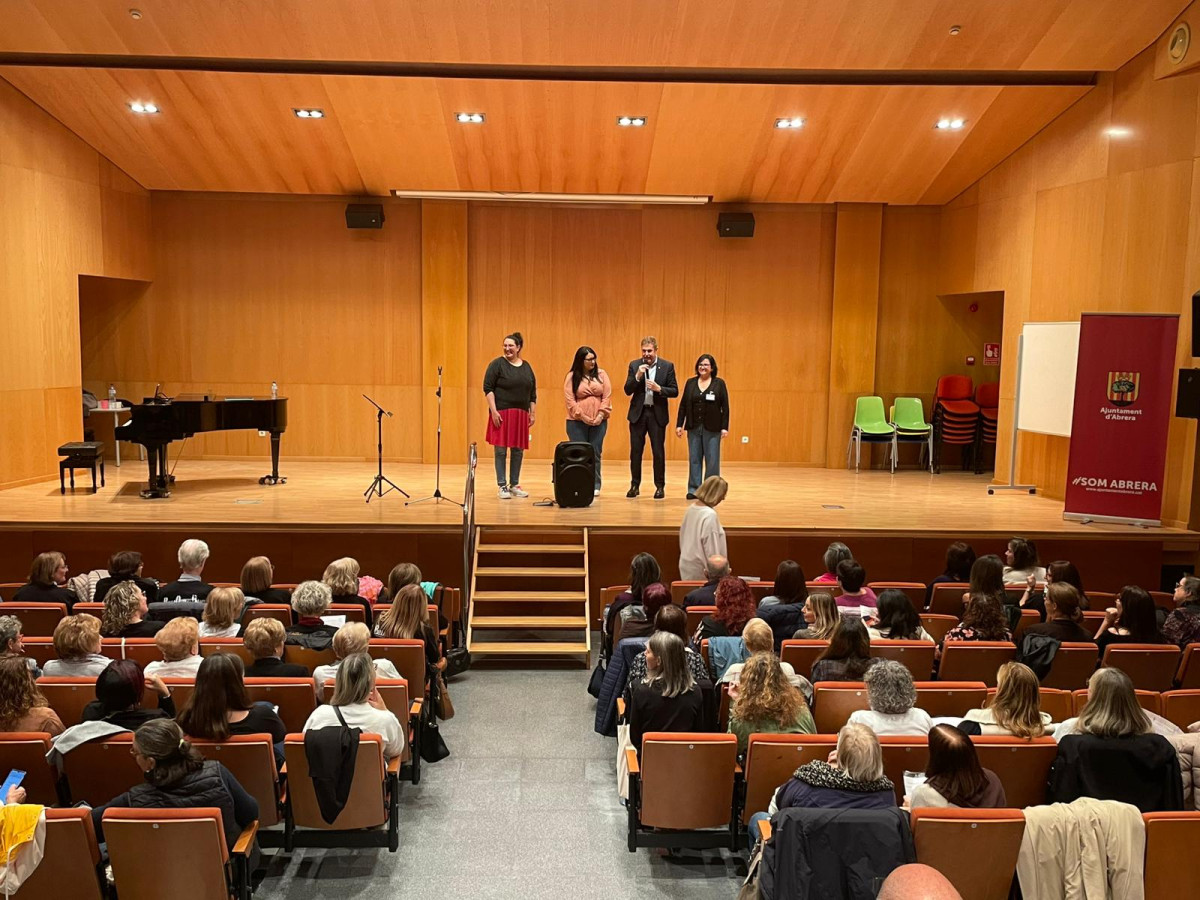 Abrera Municipi 100% Feminista! Durant el mes de novembre commemorem el Dia Internacional contra les violències envers les dones amb diverses propostes per a tots els públics. Taller de Gòspel