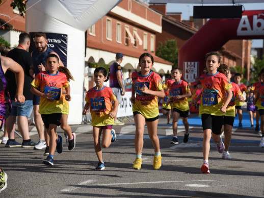 Gran èxit d'assistència i participació en la 17a Abrera Corre D9 2025 'Memorial A. Serrano', amb més de 800 participants. Gràcies, Abrera!