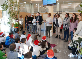 Dilluns 18 de desembre. Cantada de Nadales a l'Ajuntament