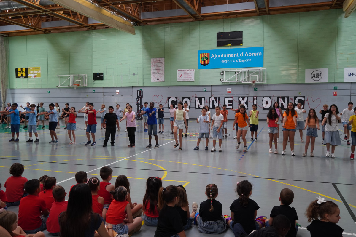 Festival de Danses - Escola Ernest Lluch