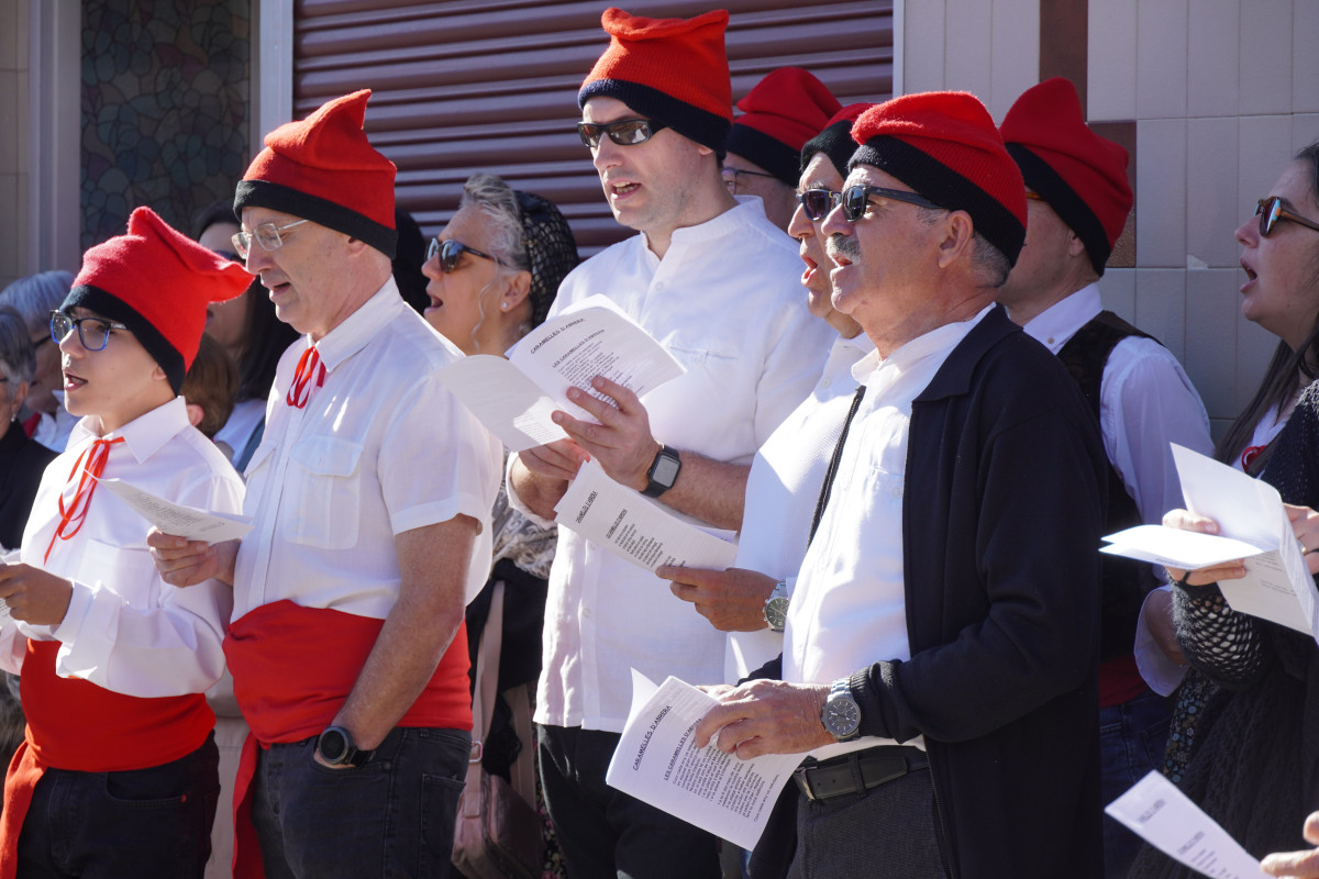 La cantada de Caramelles d’Abrera omple, un any més, els nostres carrers de música i companyonia. Moltes gràcies a tothom!