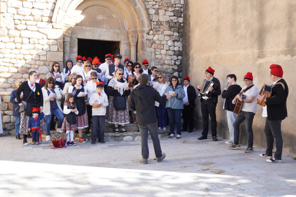 La cantada de Caramelles d’Abrera omple, un any més, els nostres carrers de música i companyonia. Moltes gràcies a tothom!