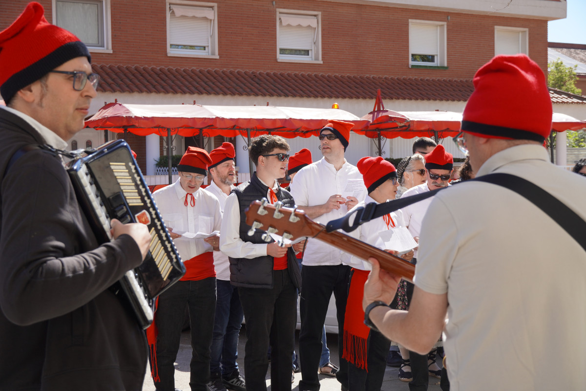 La cantada de Caramelles d’Abrera omple, un any més, els nostres carrers de música i companyonia. Moltes gràcies a tothom!
