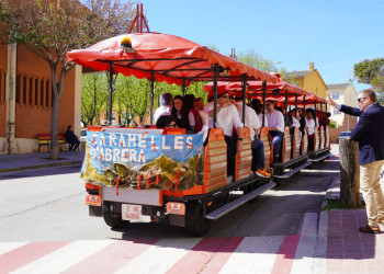 La cantada de Caramelles d’Abrera omple, un any més, els nostres carrers de música i companyonia. Moltes gràcies a tothom!