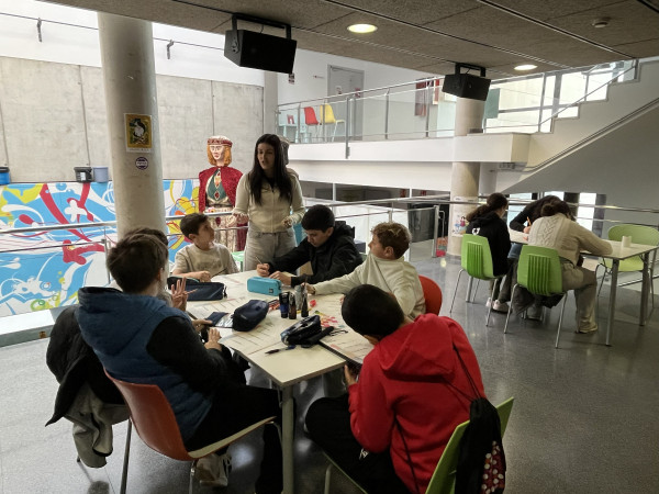 Continuem impulsant l'activitat 'Descoberta del Casal de Joves d'Abrera' del curs 2025-2026, adreçada a l'alumnat de 1r d'ESO de l'Institut Voltrera