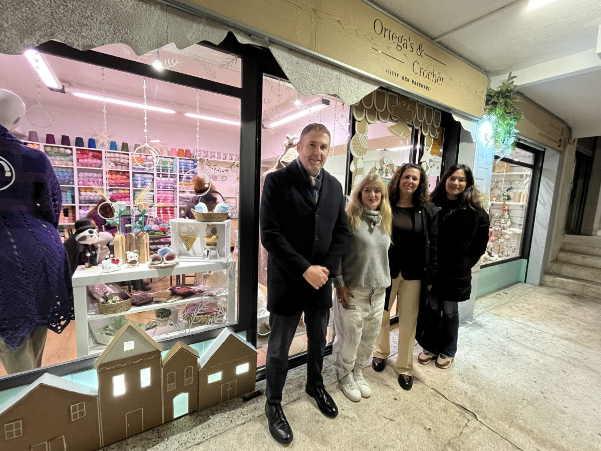 Visitem els establiments participants en el 15è Concurs d’aparadors Nadalencs d’Abrera!