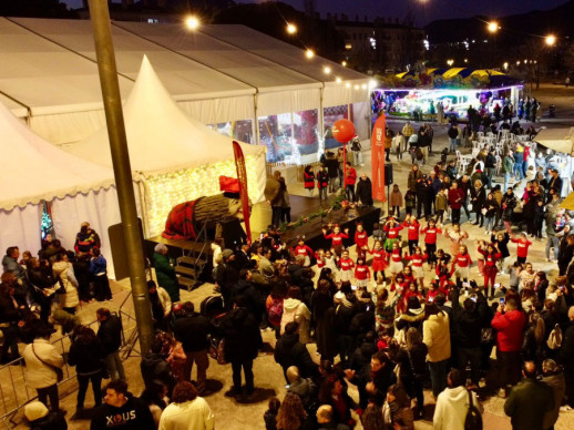 Èxit de participació en el Tió de Nadal Solidari i la inauguració del Parc de Nadal, la carpa Diverespai i el Tobogan Gegant