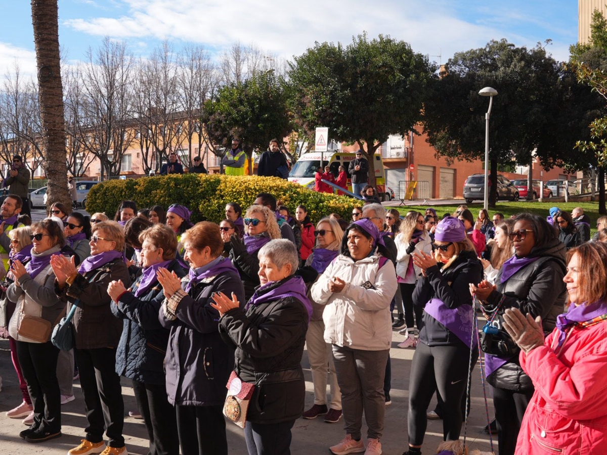 Abrera Municipi 100% Feminista! Omplim els nostres carrers de color lila en la VIII Marxa contra les violències masclistes, amb èxit de participació i prop de 250 persones inscrites!