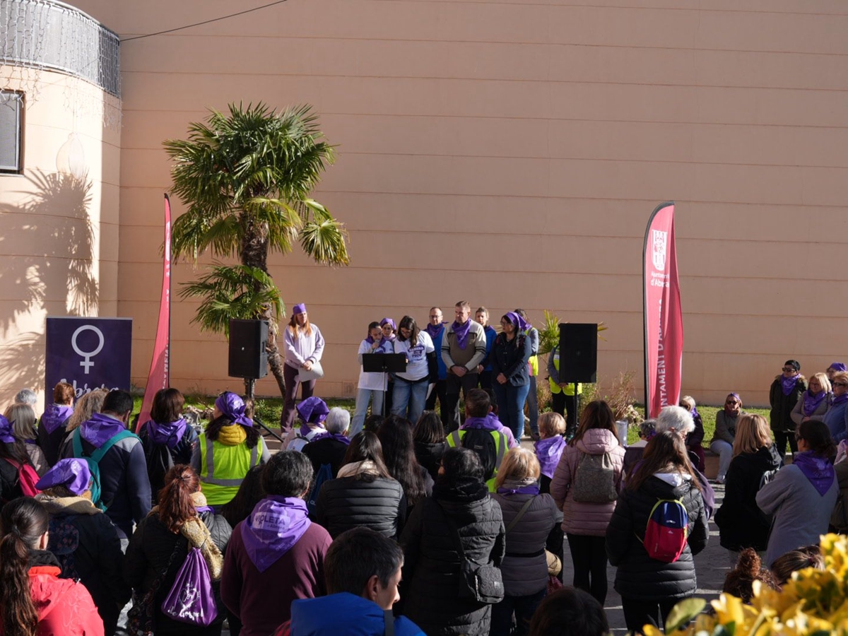 Abrera Municipi 100% Feminista! Omplim els nostres carrers de color lila en la VIII Marxa contra les violències masclistes, amb èxit de participació i prop de 250 persones inscrites!
