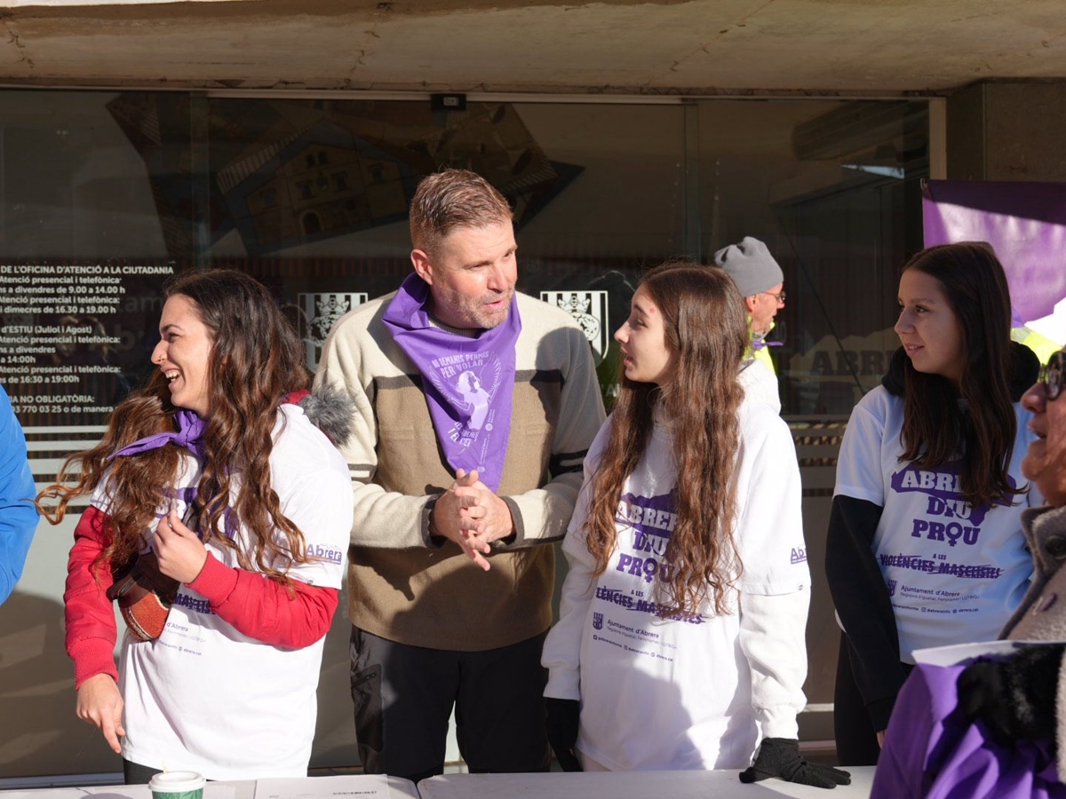 Abrera Municipi 100% Feminista! Omplim els nostres carrers de color lila en la VIII Marxa contra les violències masclistes, amb èxit de participació i prop de 250 persones inscrites!