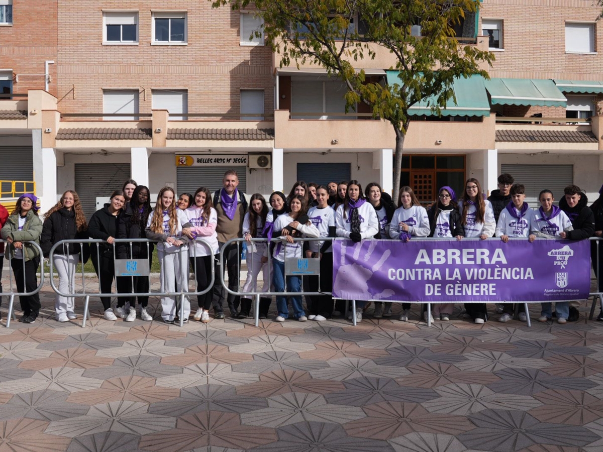 Abrera Municipi 100% Feminista! Omplim els nostres carrers de color lila en la VIII Marxa contra les violències masclistes, amb èxit de participació i prop de 250 persones inscrites!