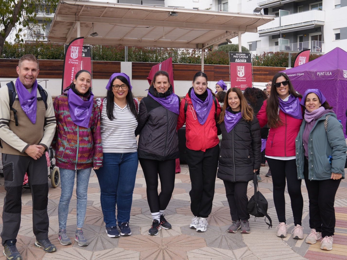 Abrera Municipi 100% Feminista! Omplim els nostres carrers de color lila en la VIII Marxa contra les violències masclistes, amb èxit de participació i prop de 250 persones inscrites!