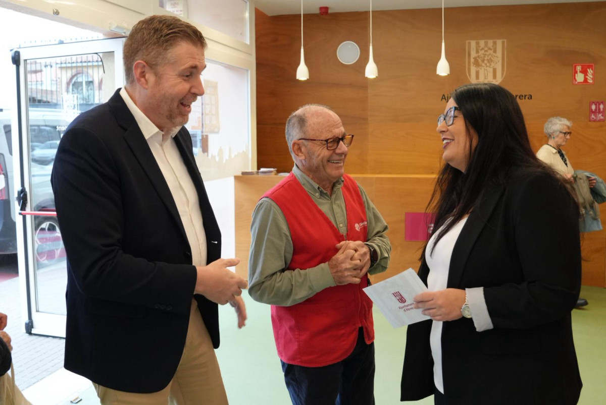 Gran èxit d'assistència a l'Operació Quilo, el darrer Festival Solidari del Grup de Teatre del Casal de la Gent Gran d'Abrera!