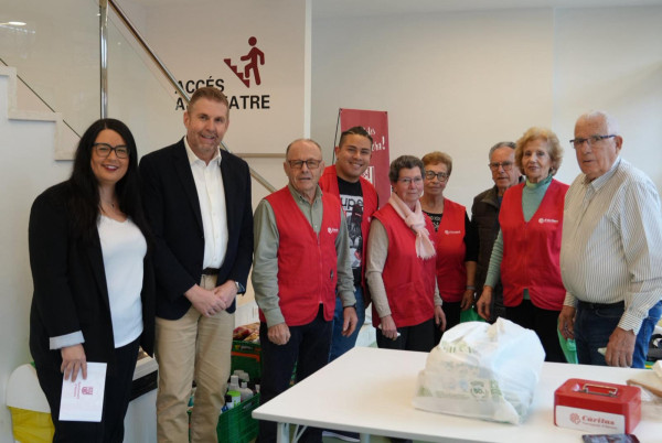 Gran èxit d'assistència a l'Operació Quilo, el darrer Festival Solidari del Grup de Teatre del Casal de la Gent Gran d'Abrera!