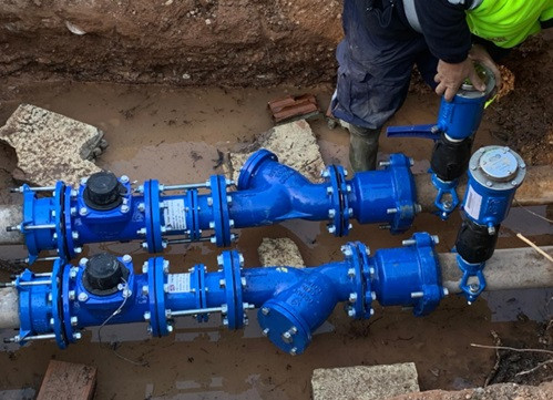 Millorem la xarxa d’aigua potable del nostre municipi amb la instal·lació de comptadors als dipòsits d’aigua i la implantació d’un sistema de telecontrol