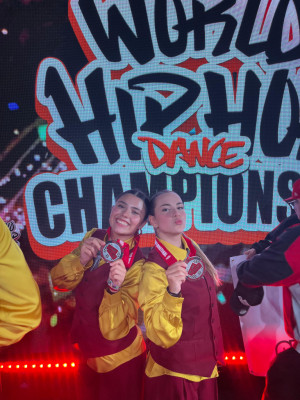 L'abrerenca Verónica Folch, esdevé subcampiona del món de hip-hop amb el seu equip 'Entity Dance Family'