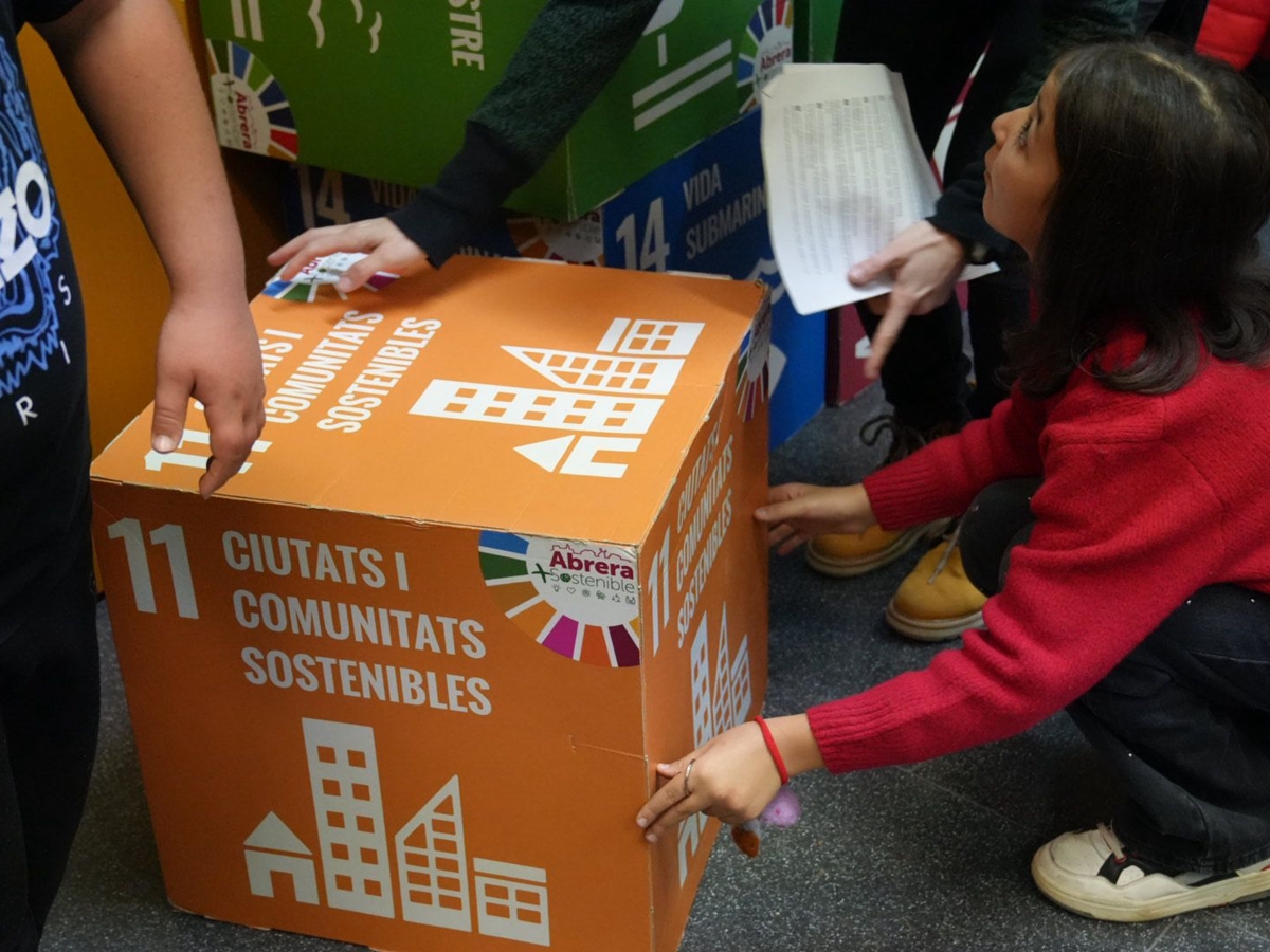 Abrera amb els nostres infants! Commemorem el Dia Internacional de la Infància amb un espectacle musical familiar!