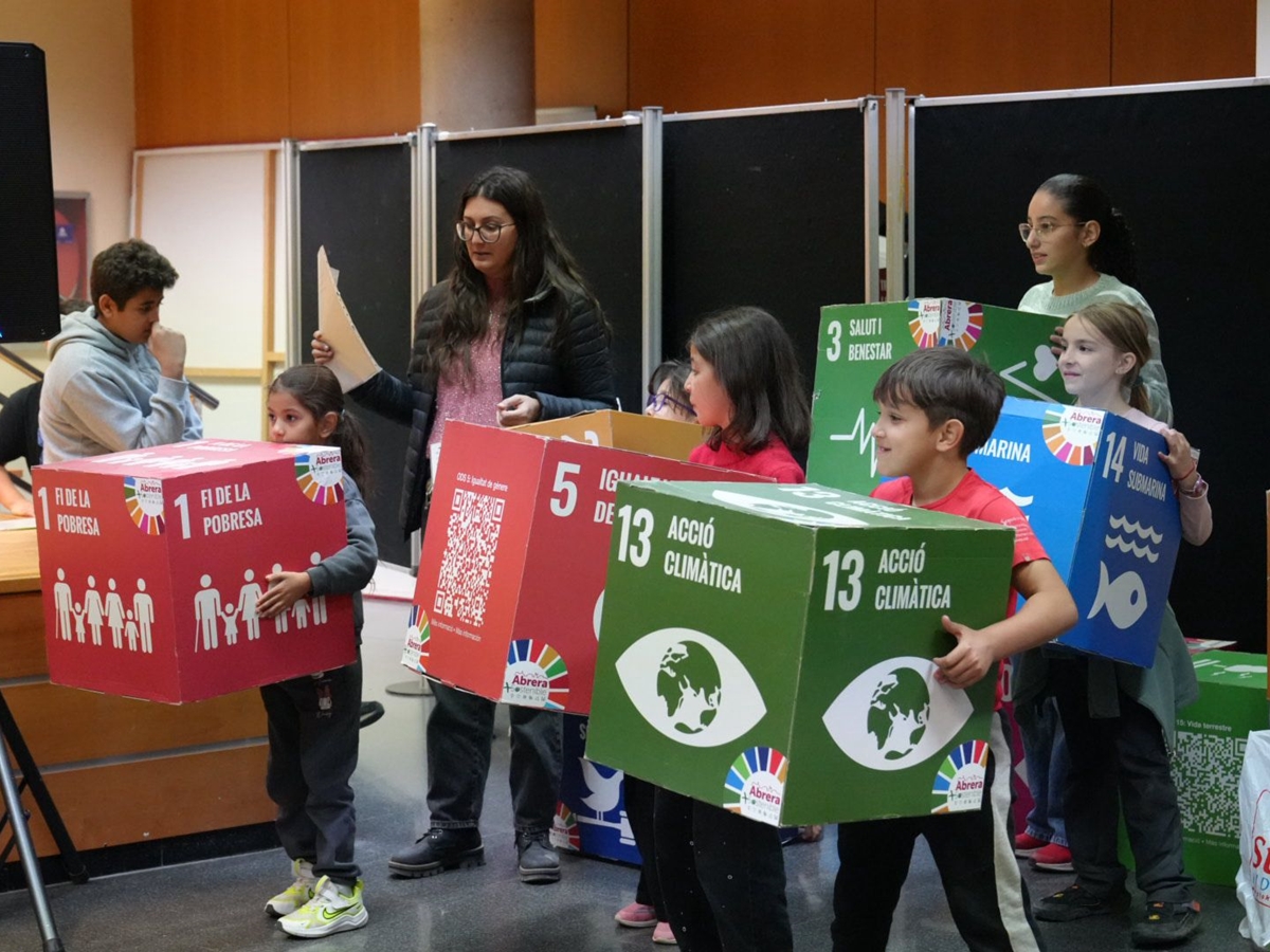 Abrera amb els nostres infants! Commemorem el Dia Internacional de la Infància amb un espectacle musical familiar!