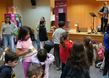 Abrera amb els nostres infants! Commemorem el Dia Internacional de la Infància amb un espectacle musical familiar!