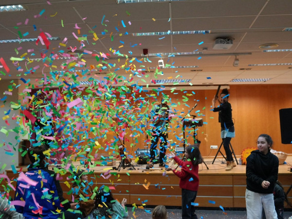 Abrera amb els nostres infants! Commemorem el Dia Internacional de la Infància amb un espectacle musical familiar!