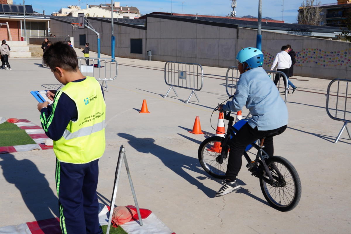 A Abrera apostem per la mobilitat segura a les escoles amb formació teòrica i pràctica de l'alumnat de cinquè de primària