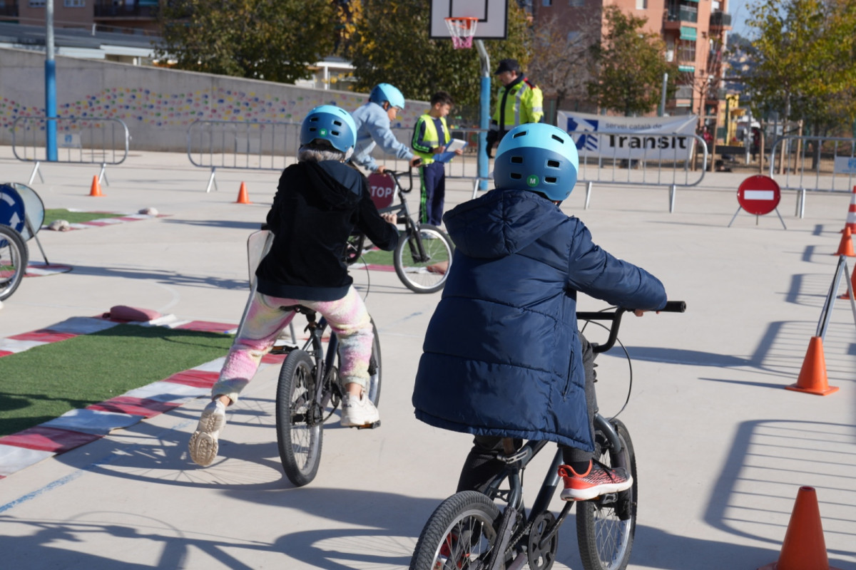 A Abrera apostem per la mobilitat segura a les escoles amb formació teòrica i pràctica de l'alumnat de cinquè de primària