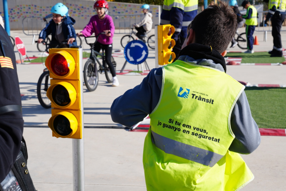 A Abrera apostem per la mobilitat segura a les escoles amb formació teòrica i pràctica de l'alumnat de cinquè de primària