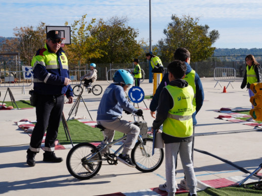 A Abrera apostem per la mobilitat segura a les escoles amb formació teòrica i pràctica de l'alumnat de cinquè de primària