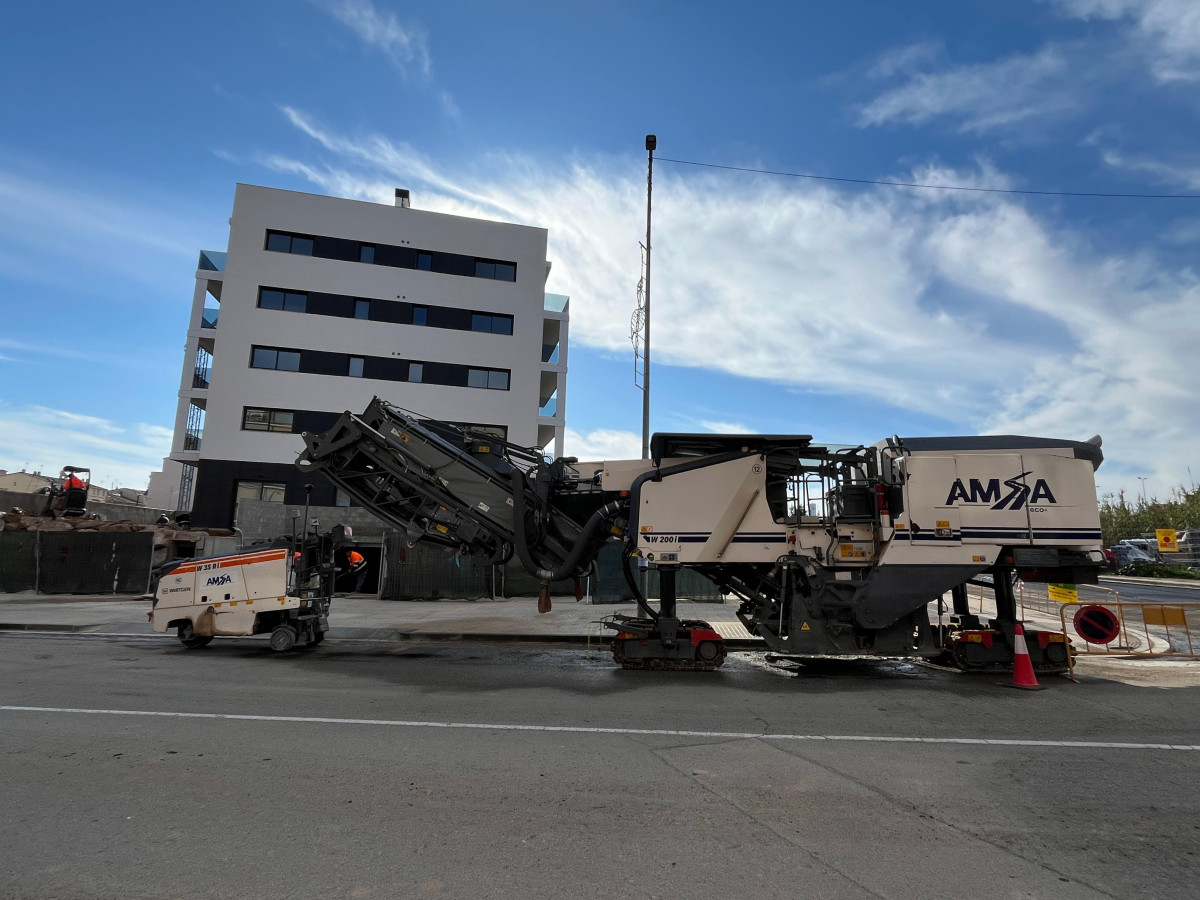 Del dimecres 14 al dilluns 19 de gener de 2026, es duran a terme treballs de millora i d'asfaltat en diversos trams de carrers del nucli urbà d'Abrera