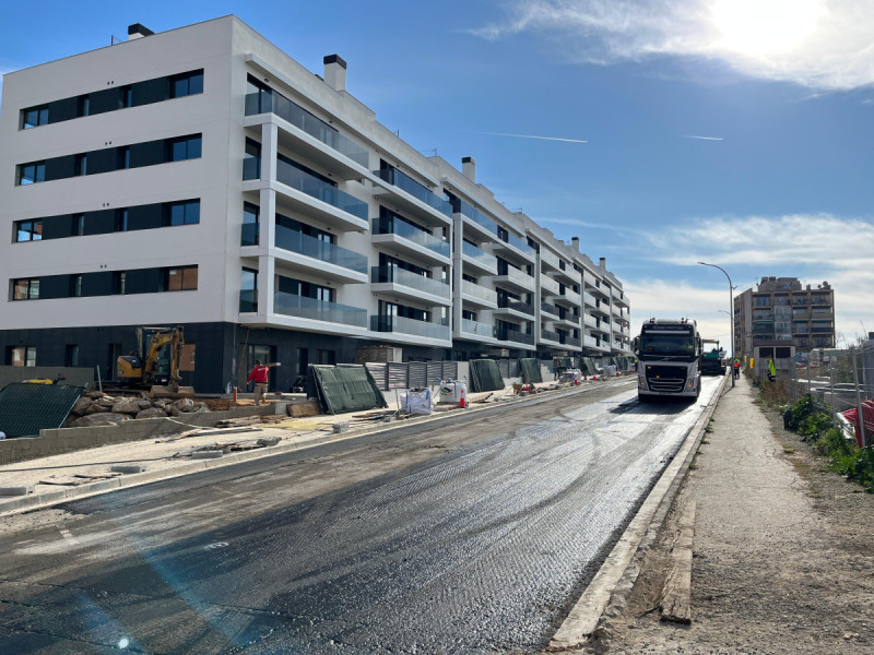 Del dimecres 14 al dilluns 19 de gener de 2026, es duran a terme treballs de millora i d'asfaltat en diversos trams de carrers del nucli urbà d'Abrera