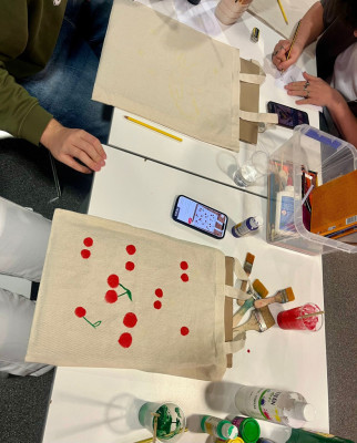 Del dilluns 9 al divendres 13 de febrer de 2026: Tallers 'Especial Carnaval' al Casal de Joves d'Abrera