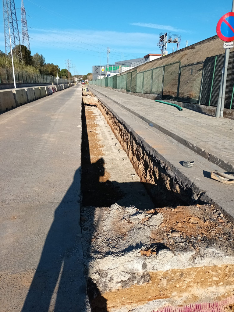 El proper divendres 27 de març, s'encetarà la segona fase de les obres d'instal·lació d'una nova línia elèctrica per la planta de SEAT - Cupra a l'avinguda de Ca n'Amat