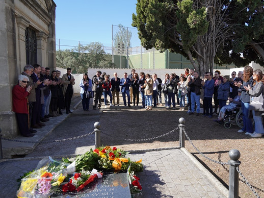 El Cementiri Vell d'Abrera acull un any més l'homenatge a les persones afusellades en aquest recinte l'any 1939