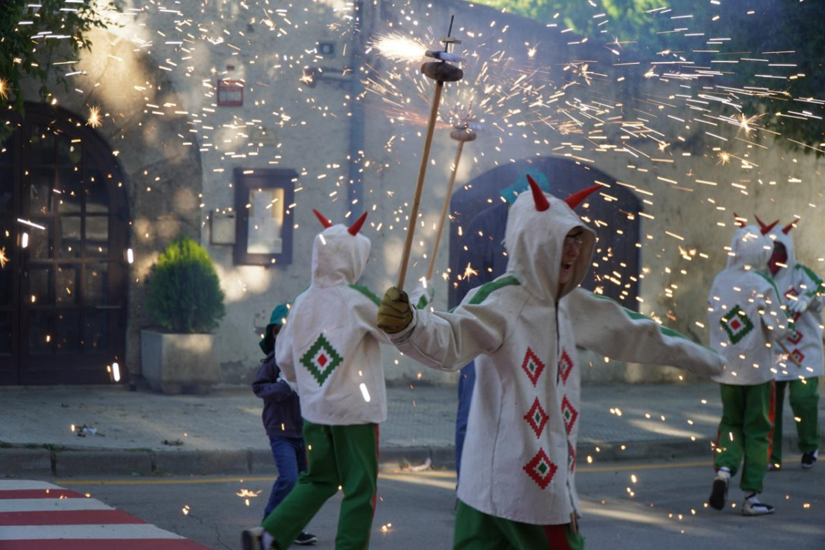 Celebrem els 45 anys de la Colla de Diables Bram de Foc d'Abrera amb una gran jornada festiva i dos correfocs!
