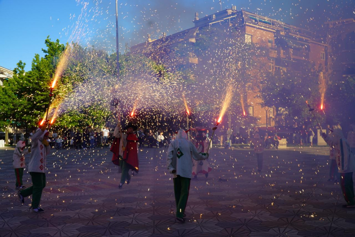 Celebrem els 45 anys de la Colla de Diables Bram de Foc d'Abrera amb una gran jornada festiva i dos correfocs!