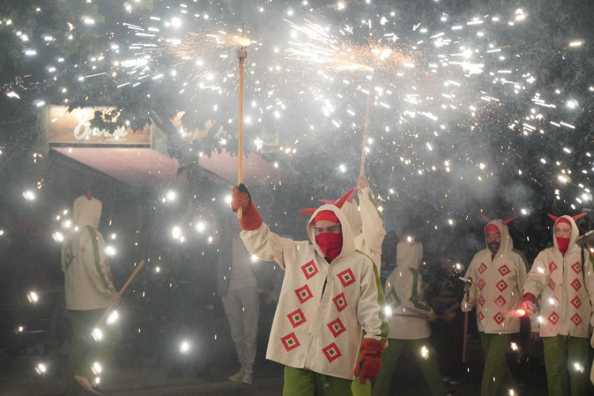 Celebrem els 45 anys de la Colla de Diables Bram de Foc d'Abrera amb una gran jornada festiva i dos correfocs!