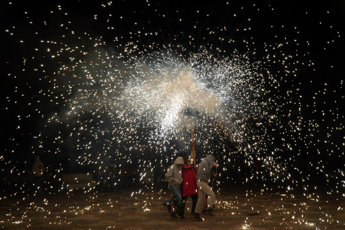 Celebrem els 45 anys de la Colla de Diables Bram de Foc d'Abrera amb una gran jornada festiva i dos correfocs!