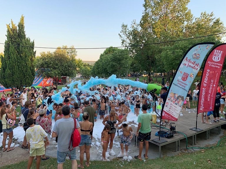 Viu l'estiu a Abrera! Grans, joves i infants gaudim i ens divertim a la festa aquàtica #Big Splash! 2022 amb gran èxit de participació. Gràcies Abrera!