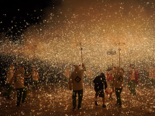 Celebrem els 45 anys de la Colla de Diables Bram de Foc d'Abrera amb una gran jornada festiva i dos correfocs!