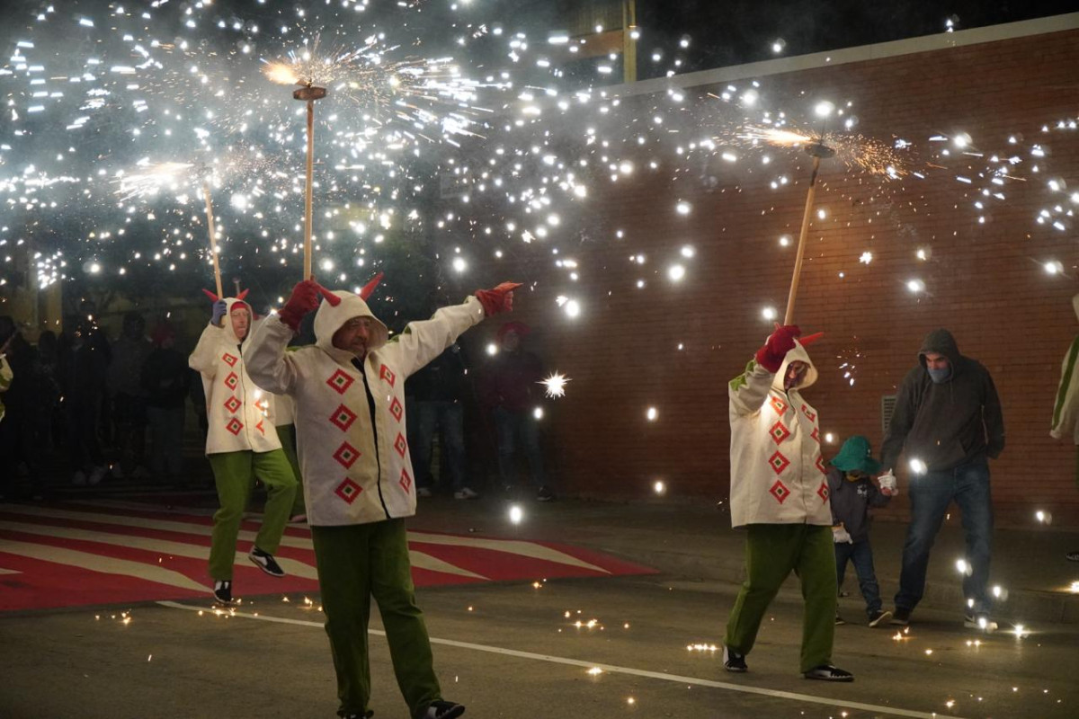 Celebrem els 45 anys de la Colla de Diables Bram de Foc d'Abrera amb una gran jornada festiva i dos correfocs!