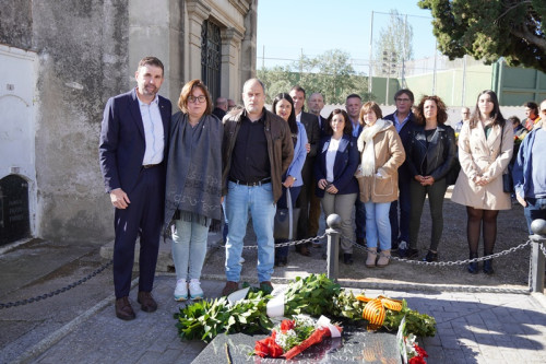 El Cementiri Vell d'Abrera acull un any més l'homenatge a les persones afusellades en aquest recinte l'any 1939