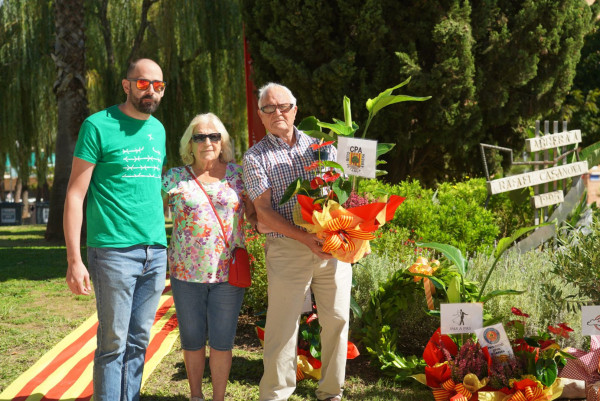 l dijous 11 de setembre de 2025 hem commemorat, un any més, la Diada Nacional de Catalunya amb la tradicional ofrena floral i una cantada d'havaneres. Ofrena floral 2025. Associació Club Petanca Abrera