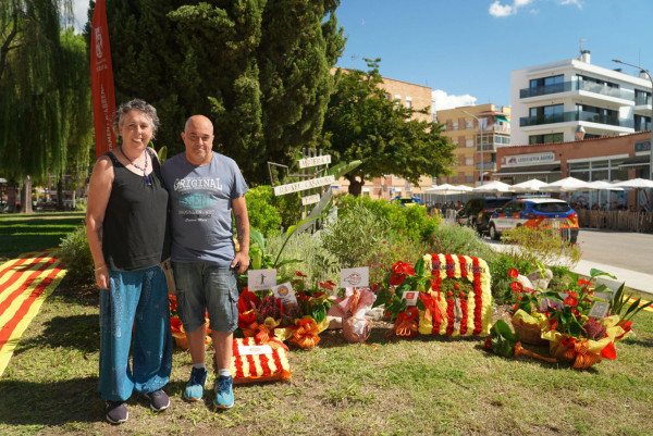 El dijous 11 de setembre de 2025 hem commemorat, un any més, la Diada Nacional de Catalunya amb la tradicional ofrena floral i una cantada d'havaneres. Ofrena floral 2025. Associació de Veïns Barri del Rebato Els Porrons d'Abrera