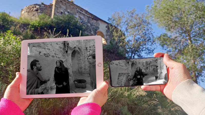 Calendari 2025. Castell de Voltera d'Abrera i Balcó de Montserrat. Juliol