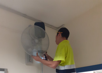 Durant l'estiu de 2023 hem treballat en la millora dels centres educatius, amb la instal·lació de prop d'un centenar de ventiladors a les escoles d'infantil i primària
