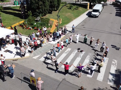A Abrera commemorem l'11 de setembre, Diada Nacional de Catalunya, amb la tradicional ofrena floral i havaneres. Ballada de la sardana Vila d'Abrera, amb la col·laboració d'Abrera Sardanista
