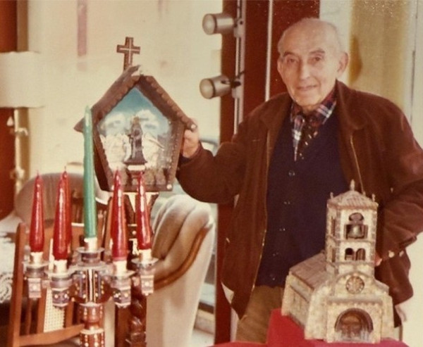 Incorporem al fons patrimonial d'Abrera una maqueta de l’Església de Sant Pere creada per Isidre Julià i Roig a finals del segle XX