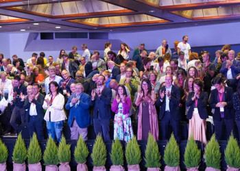 Abrera + Sostenible! El nostre municipi, distingit un any més amb tres Flors d’Honor pel projecte Viles Florides. Gala 2023