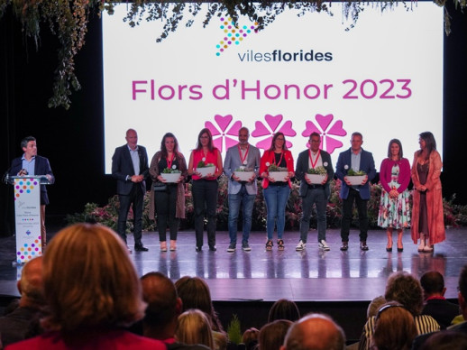 Abrera + Sostenible! El nostre municipi, distingit un any més amb tres Flors d’Honor pel projecte Viles Florides. Gala 2023
